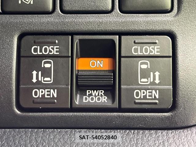 Toyota NOAH 2017-09 8652736-2