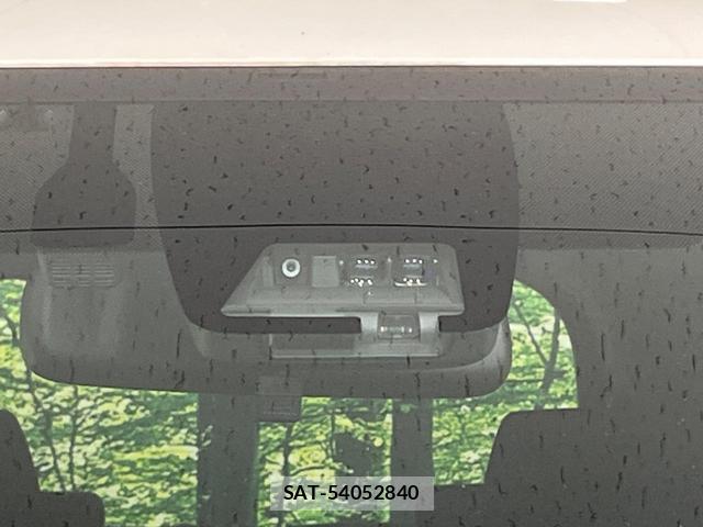 Toyota NOAH 2017-09 8652736-5