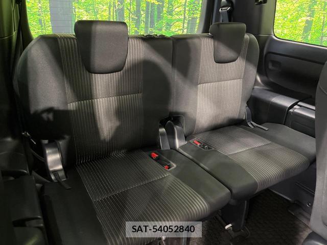 Toyota NOAH 2017-09 8652736-9