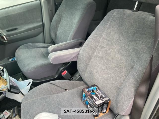 Toyota NOAH 2007-01 8652878-11