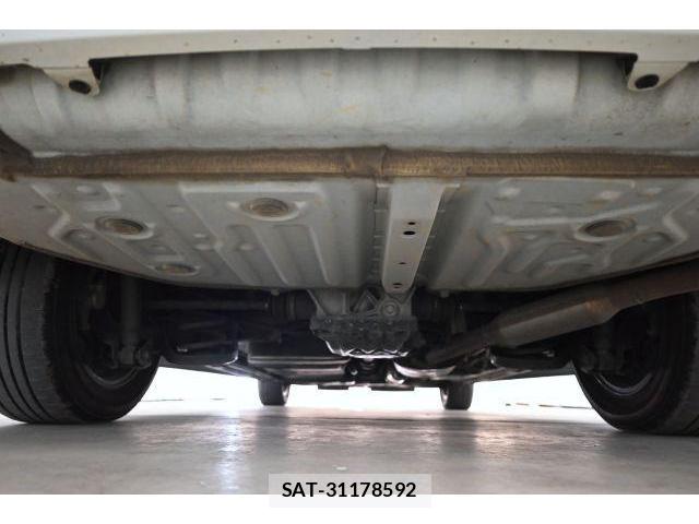 Toyota NOAH 2018-03 8652893-14