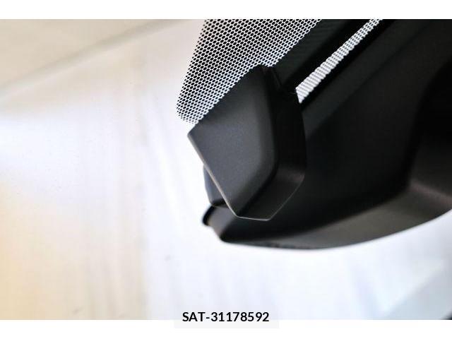 Toyota NOAH 2018-03 8652893-17