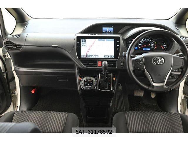 Toyota NOAH 2018-03 8652893-5