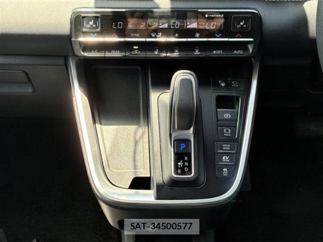 Toyota NOAH 2022-04 8653564-12