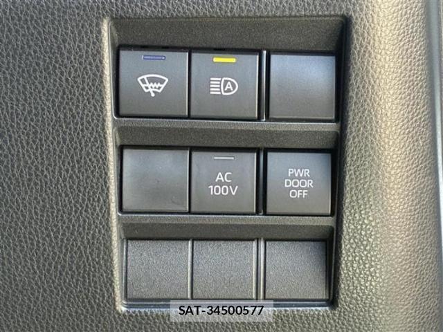 Toyota NOAH 2022-04 8653564-13