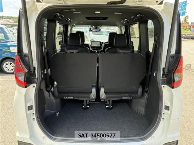 Toyota NOAH 2022-04 8653564-6