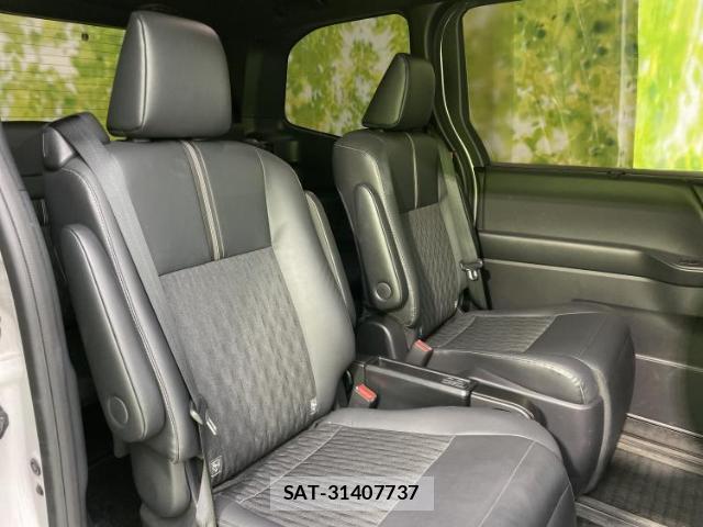 Toyota NOAH 2022-09 8653782-4