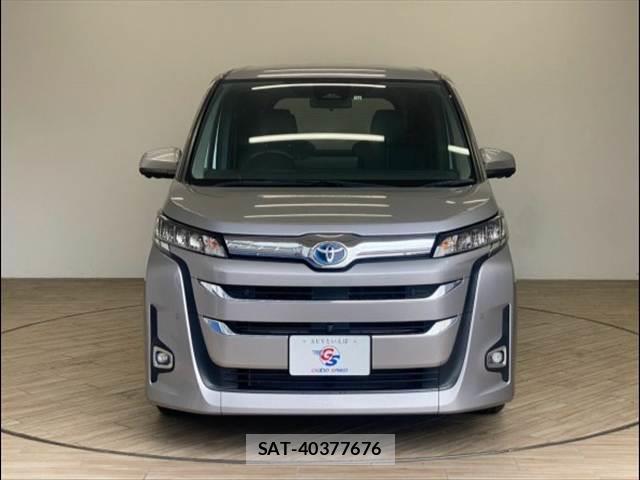 Toyota NOAH 2022-12 8653847-14