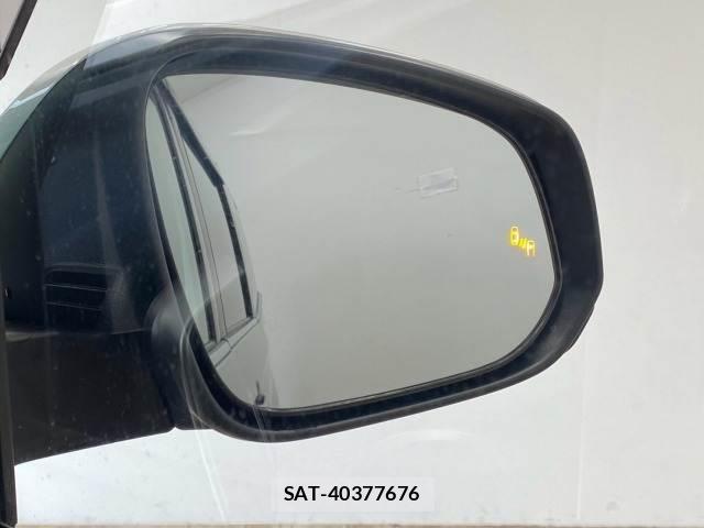 Toyota NOAH 2022-12 8653847-4