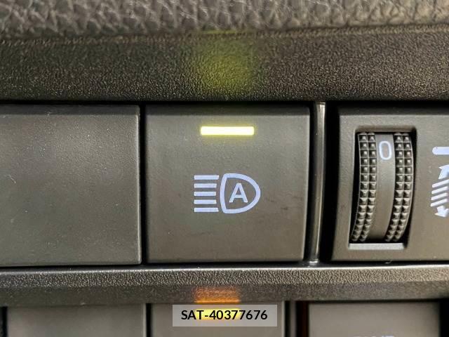 Toyota NOAH 2022-12 8653847-6