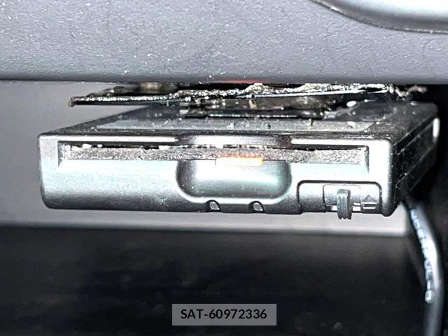 Nissan NOTE 2017-08 8647822-6