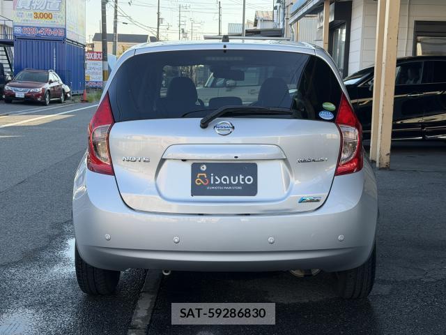 Nissan NOTE 2014-09 8647896-13