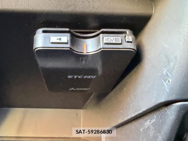Nissan NOTE 2014-09 8647896-7