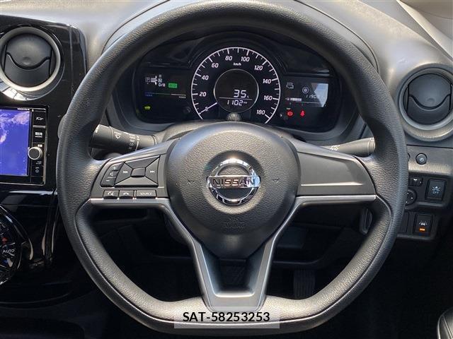 Nissan NOTE 2017-07 8649525-4