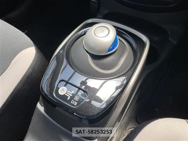 Nissan NOTE 2017-07 8649525-6