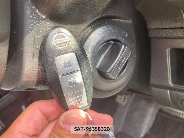 Nissan NOTE 2011-07 8650075-17