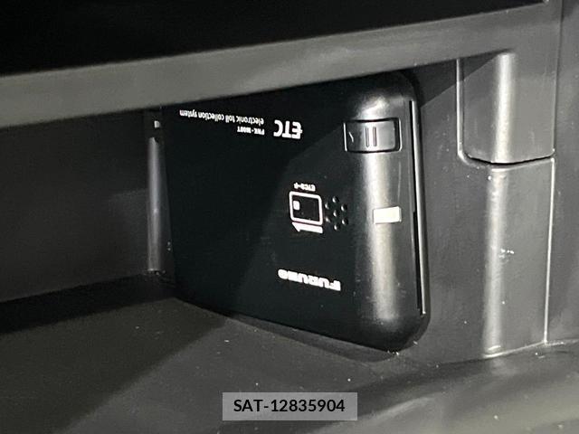 Nissan NOTE 2017-02 8653100-5