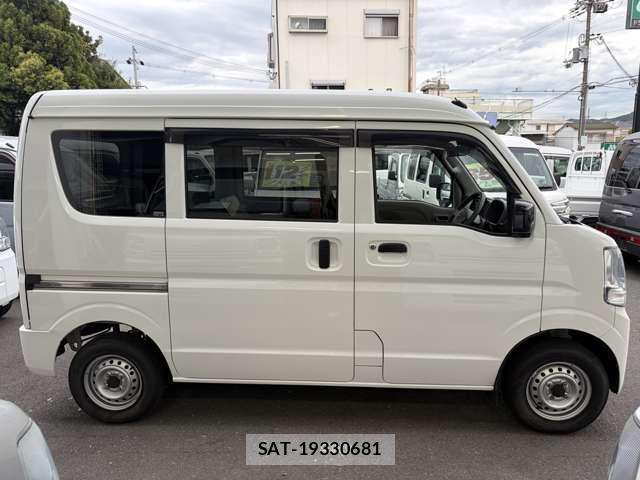 Nissan CLIPPER VAN 2022-08 8651176-11