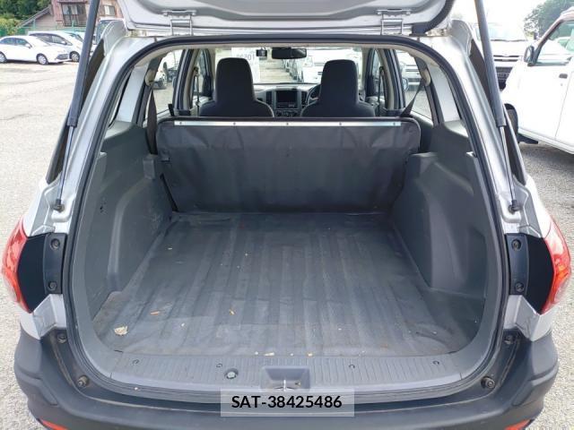 Nissan NV150 AD 2017-08 8647559-5