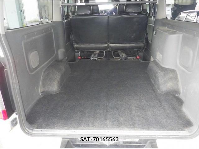 Nissan NV350 Caravan 2016-12 8647359-2