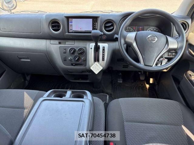 Nissan NV350 Caravan 2019-08 8647382-3