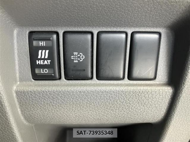 Nissan NV350 Caravan 2019-10 8648182-15