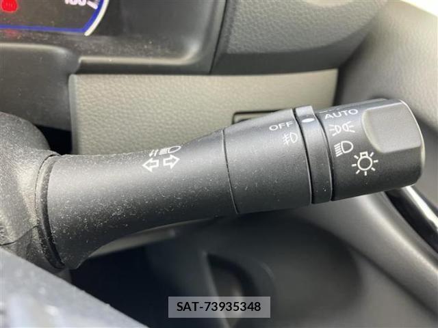 Nissan NV350 Caravan 2019-10 8648182-16