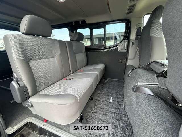 Nissan NV350 Caravan 2017-08 8652278-10