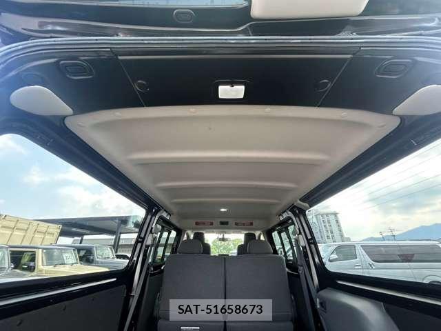 Nissan NV350 Caravan 2017-08 8652278-12
