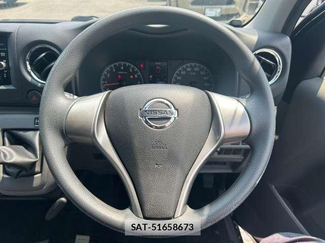 Nissan NV350 Caravan 2017-08 8652278-16