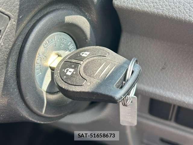 Nissan NV350 Caravan 2017-08 8652278-18