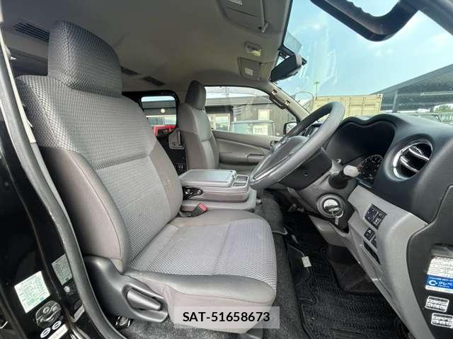 Nissan NV350 Caravan 2017-08 8652278-9