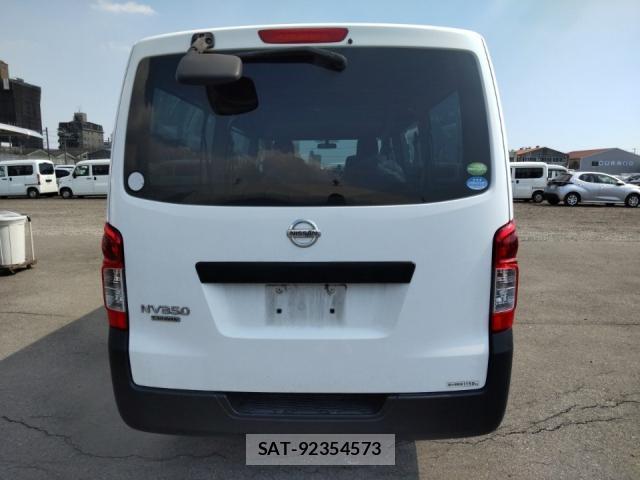 Nissan NV350 Caravan 2014-08 8653409-3