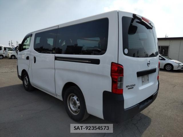 Nissan NV350 Caravan 2014-08 8653409-4