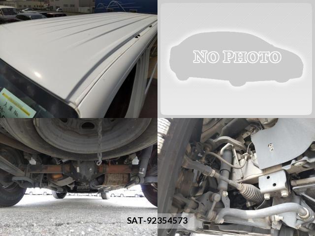 Nissan NV350 Caravan 2014-08 8653409-6
