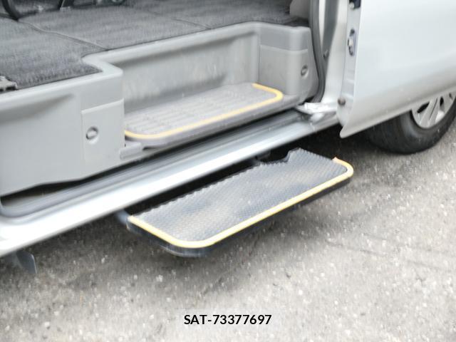 Nissan CARAVAN WAGON 2019-05 8652524-16