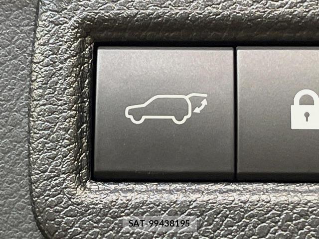 Lexus NX 2017-11 8648419-5