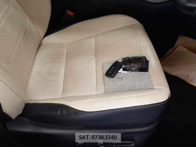 Lexus NX 2018-06 8649253-4