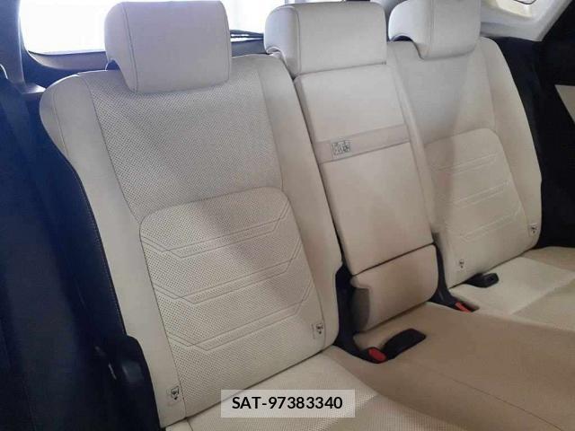 Lexus NX 2018-06 8649253-5