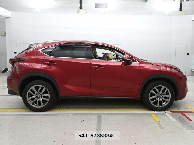 Lexus NX 2018-06 8649253-6