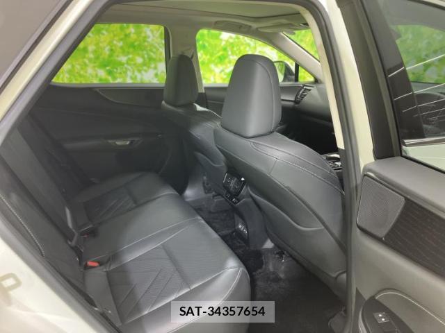 Lexus NX 2023-04 8653575-4