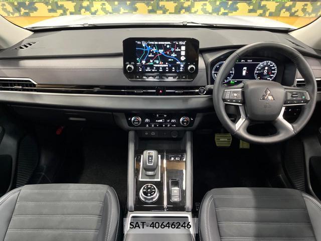 Mitsubishi OUTLANDER PHEV 2024-01 8647299-1