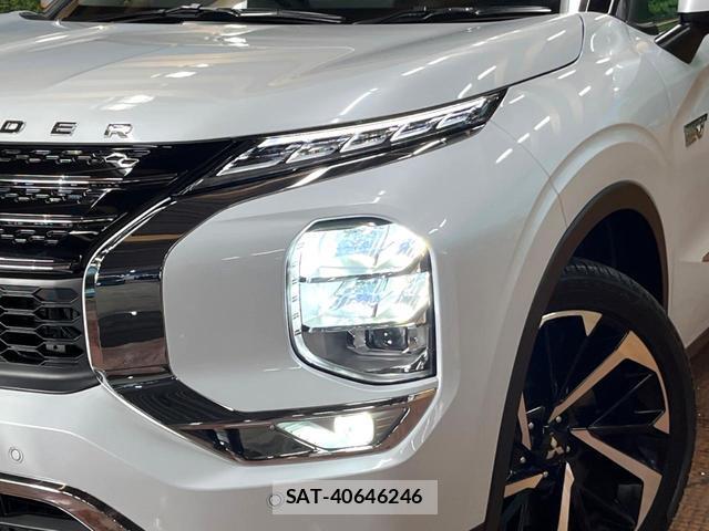 Mitsubishi OUTLANDER PHEV 2024-01 8647299-11