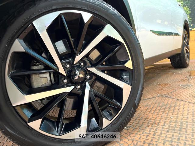 Mitsubishi OUTLANDER PHEV 2024-01 8647299-12
