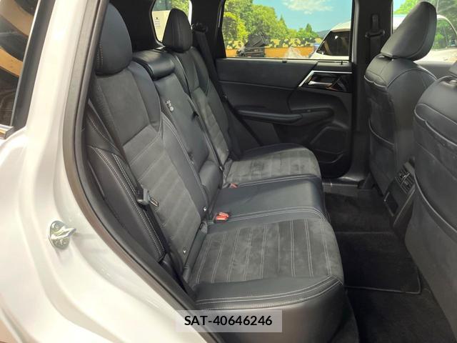 Mitsubishi OUTLANDER PHEV 2024-01 8647299-8