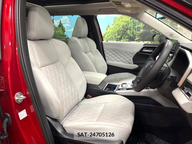 Mitsubishi OUTLANDER PHEV 2022-06 8647315-8