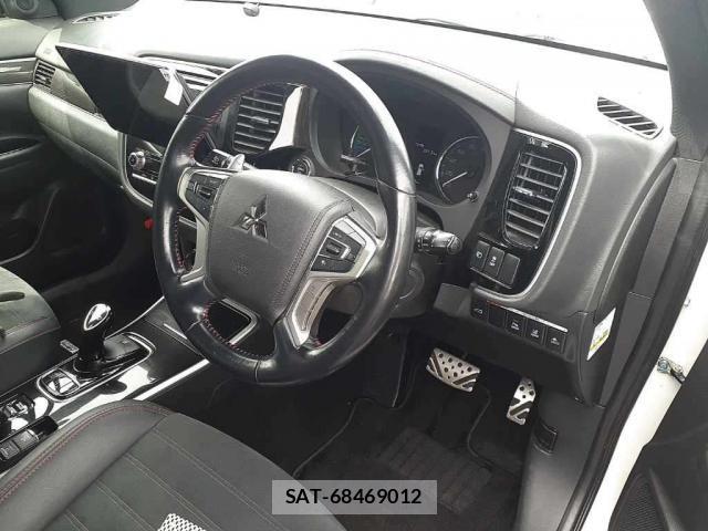 Mitsubishi OUTLANDER PHEV 2021-02 8648969-2