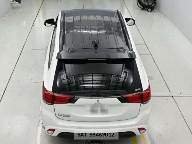 Mitsubishi OUTLANDER PHEV 2021-02 8648969-4