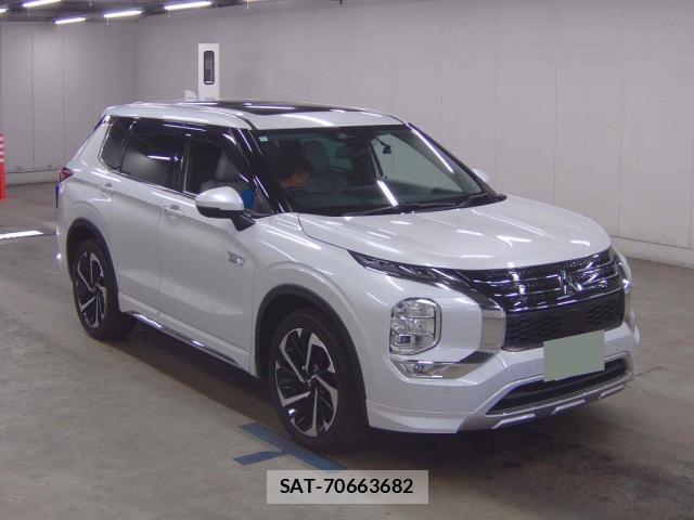 Mitsubishi OUTLANDER PHEV 2022-11 8649073-0