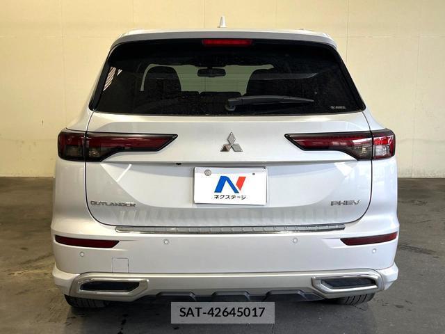 Mitsubishi OUTLANDER PHEV 2021-12 8649368-16